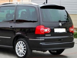 Spoiler above the rear glass, 2000