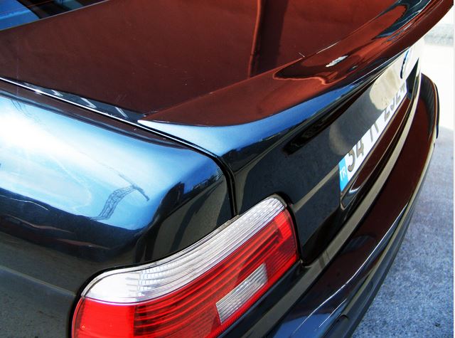 Trunk spoiler